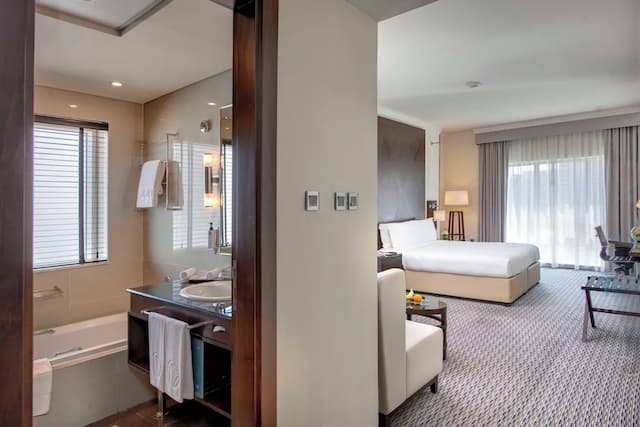 Media Rotana-Room, 1 King Bed (Spacious)-13