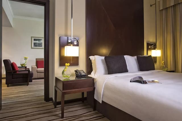 Media Rotana-Family Suite, 1 Bedroom (King and Twin Bed)-5