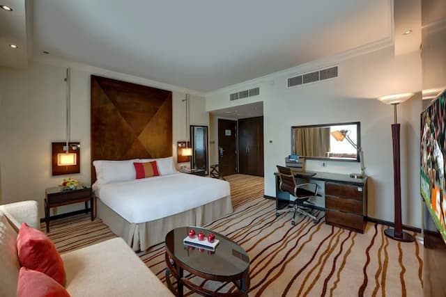 Media Rotana-Family Room, Multiple Beds, Connecting Rooms (King and Twin Bed)-5