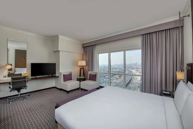 Media Rotana-Room, 1 King Bed (Club Rotana Guest Room)-1