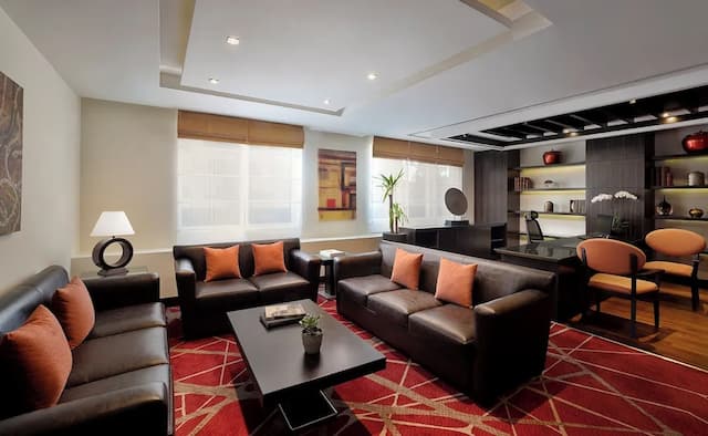 Media Rotana-Room, 1 King Bed (Club Rotana Spacious Room)-9