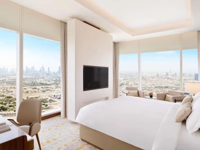 소피텔 두바이 디 오베리스크-One-Bedroom King Suite with Club Millésime Access.-9