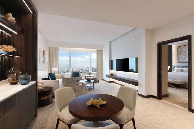 소피텔 두바이 디 오베리스크-One-Bedroom King Suite with Club Millésime Access.-8