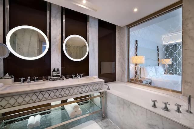 Waldorf Astoria Dubai Palm Jumeirah-Skyline Sea View King Deluxe Room-10