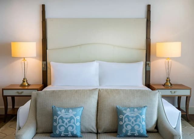 Waldorf Astoria Dubai Palm Jumeirah-Palm Sea View King Deluxe Room-2