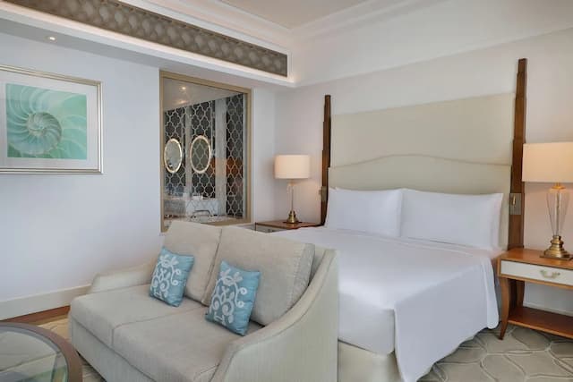 Waldorf Astoria Dubai Palm Jumeirah-Club King Room with Sea View-6