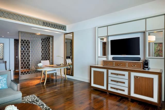 Waldorf Astoria Dubai Palm Jumeirah-Deluxe King Suite with Sea View-7