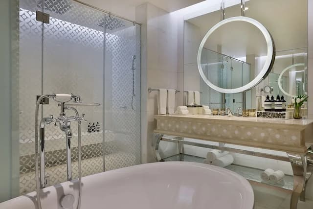 Waldorf Astoria Dubai Palm Jumeirah-Club King Suite with Sea View-13