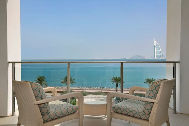 Waldorf Astoria Dubai Palm Jumeirah-Club King Suite with Sea View-11