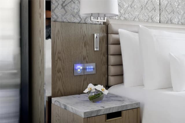 Kempinski Central Avenue Dubai-Deluxe Room, 1 King Bed, Connecting Rooms, City View (Deluxe Room King)-4