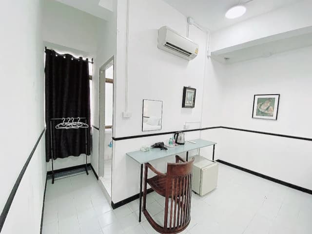 GO INN MRT Hua Lamphong-Double Room-4