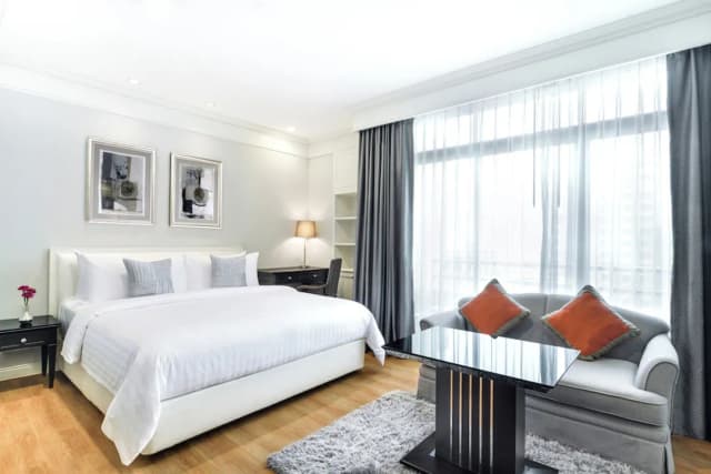센터 포인트 호텔 칫롬-Grand Deluxe King Room-1