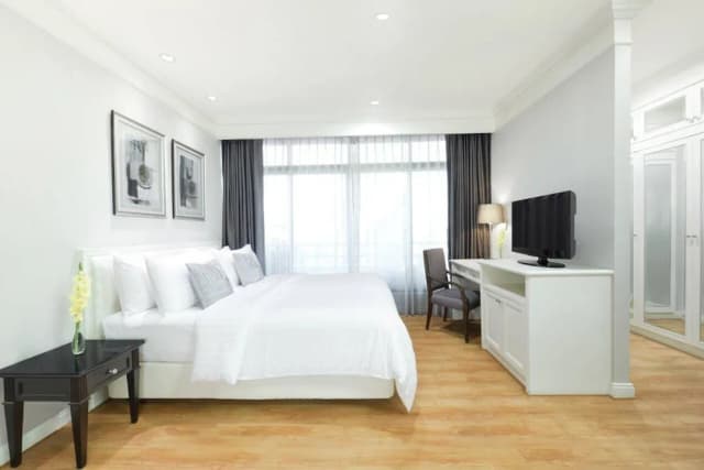 센터 포인트 호텔 칫롬-Grand Deluxe King Room-2