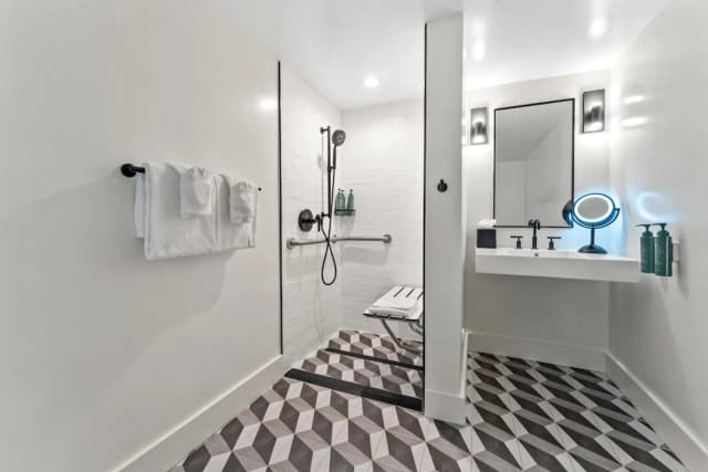 Lüm Hotel-標準客房, 2 張標準雙人床, 陽台 (Mobility & Roll-in Shower)-11