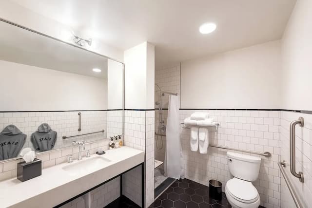 The State Hotel-高级房, 1 张特大床, 无障碍, 城市景观-2