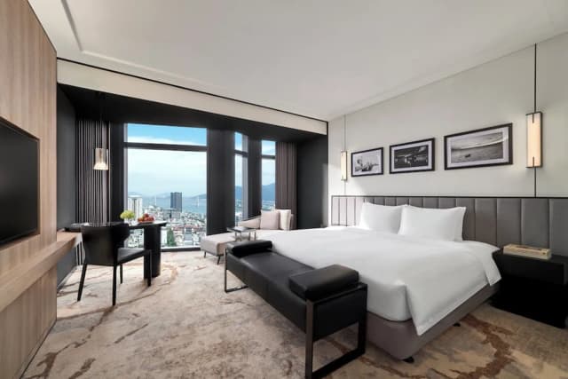 クラウン プラザ ダナン シティ センター by IHG-プレミアム ルーム キングベッド 1 台 クラブラウンジ利用可 リバービュー-1