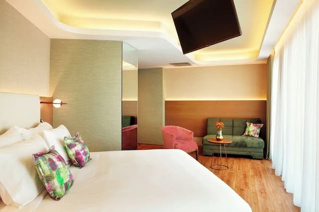 Zeus Essence Wyndham Athens Residence-Junior Suite, Atrium View-4