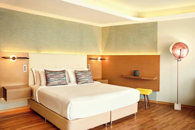 Zeus Essence Wyndham Athens Residence-Executive Suite, City View-5