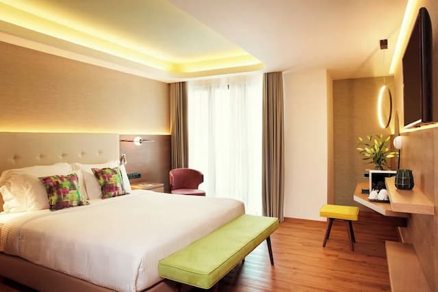 Zeus Essence Wyndham Athens Residence-Superior Room, 1 King Bed, Atrium View-3