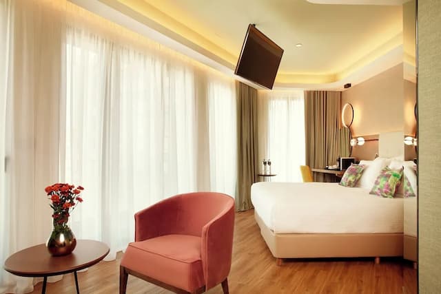 Zeus Essence Wyndham Athens Residence-Junior Suite, City View-3