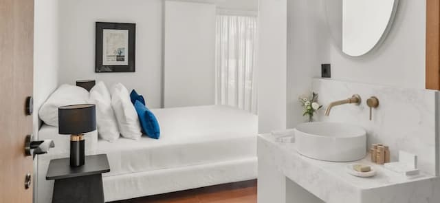 ジ アテネウム ラグジュアリー ホテル-クラシック ルーム クイーンベッド 1 台 禁煙-1