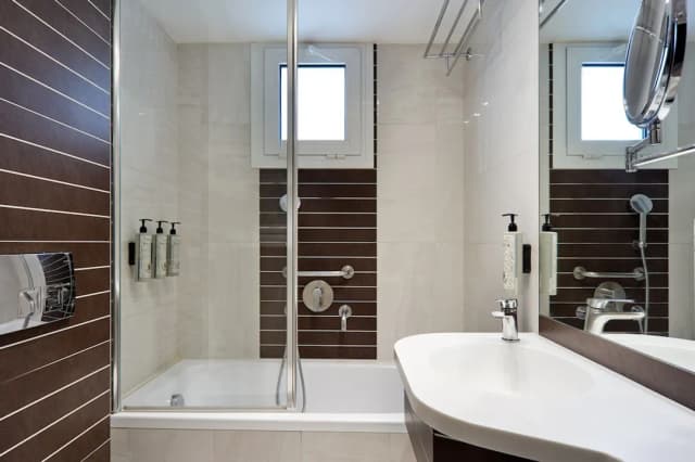 Titania Hotel-Superior Family Room Atrium View-7