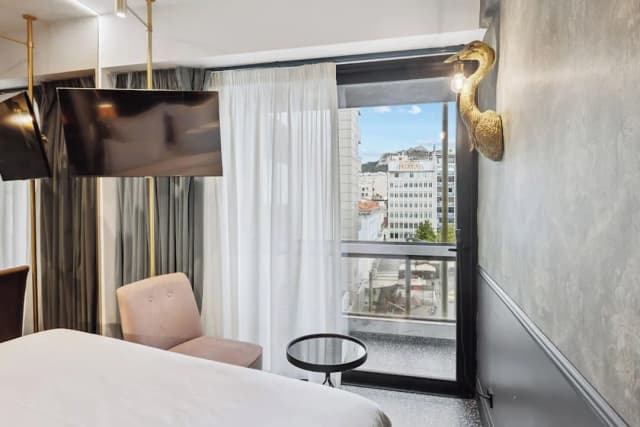 Skylark, Aluma Hotel & Resort-Urban Double Room with Balcony and City View-1