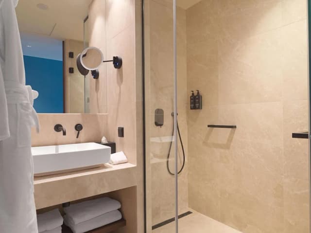 NYX Esperia Palace Hotel Athens-Deluxe Double Room (Acropolis View)-5