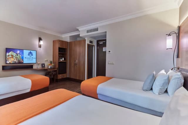 コナック ホテル タクスィム-スーペリア トリプルルーム-6