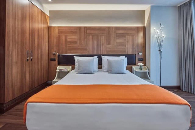 コナック ホテル タクスィム-スーペリア ダブルルーム-10