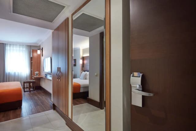 コナック ホテル タクスィム-スーペリア ダブルルーム-8