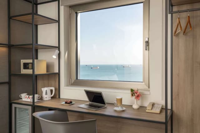 Ibis Istanbul Zeytinburnu-Superior Room, 2 Twin Beds, Sea View-2