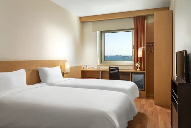 Ibis Istanbul Zeytinburnu-Room, 2 Twin Beds-3