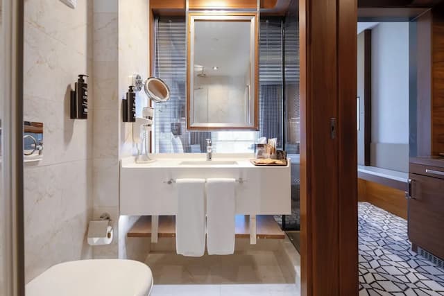 グランド ハリルトン ホテル-Deluxe King-6