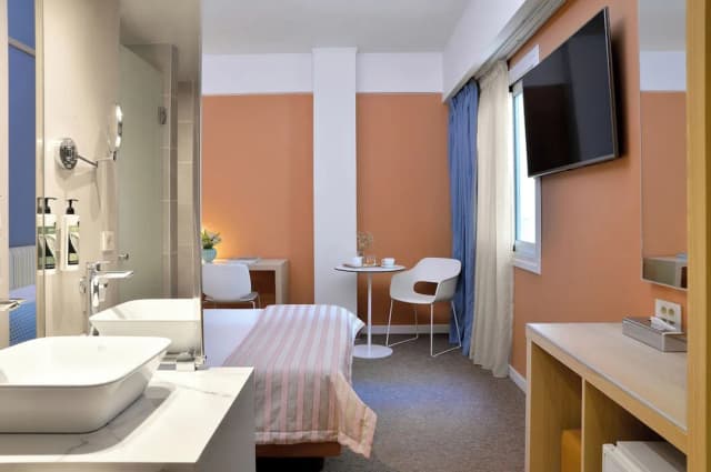 Airotel Alexandros Hotel-Airotel Guestroom-4