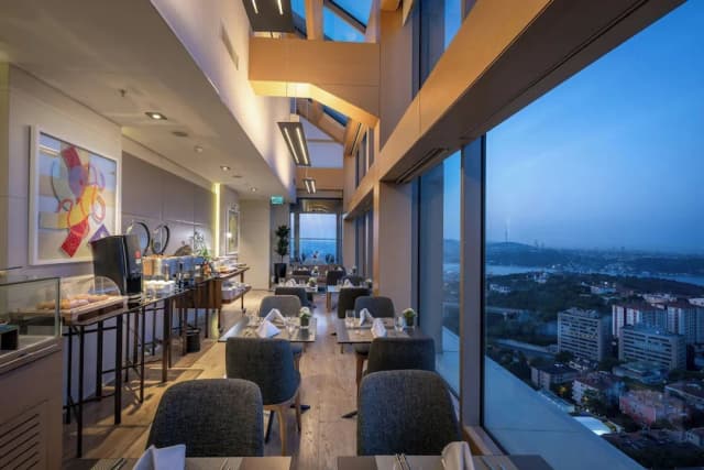 ルネッサンス・イスタンブール・ボスポラス・ホテル-クラブ ルーム キングベッド 1 台-13