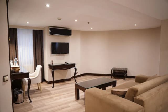 紫水晶飯店-高級客房, 1 張特大雙人床, 按摩浴缸, 邊間-4