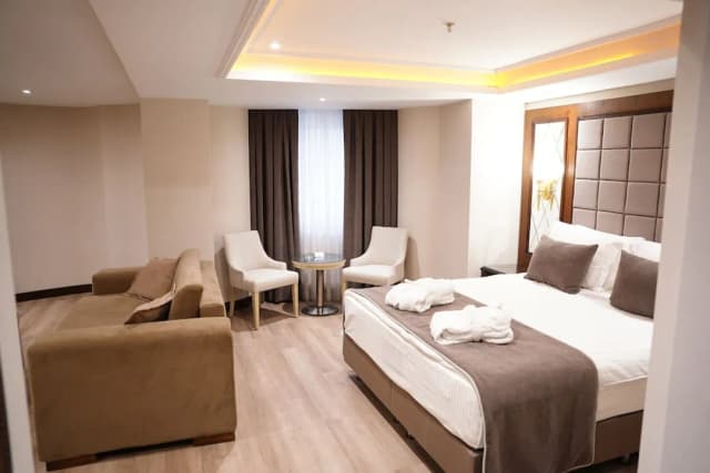 紫水晶飯店-高級客房, 1 張特大雙人床, 按摩浴缸, 邊間-1