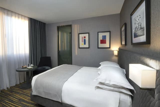 President Hotel Athens-Classic Single, City View-1