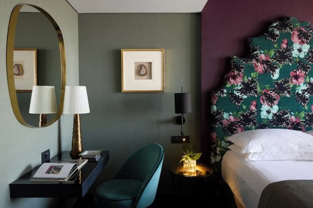 President Hotel Athens-Deluxe Double or Twin, City View-9