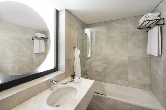 President Hotel Athens-Deluxe Double or Twin, City View-2