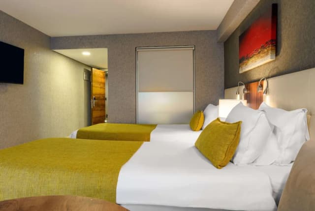 ラマダ バイ ウィンダム イスタンブール グラン バザール-4 Single Beds, Economic Family Suite, Non-Smoking-10