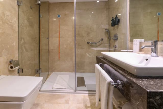 ラマダ バイ ウィンダム イスタンブール グラン バザール-4 Single Beds, Economic Family Suite, Non-Smoking-16
