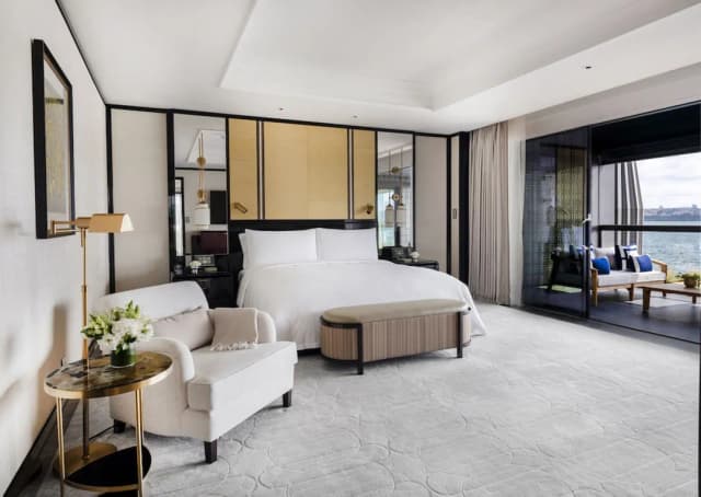 The Peninsula Istanbul-Premier Bosphorus Suite With Balcony, 1 King Bed-3