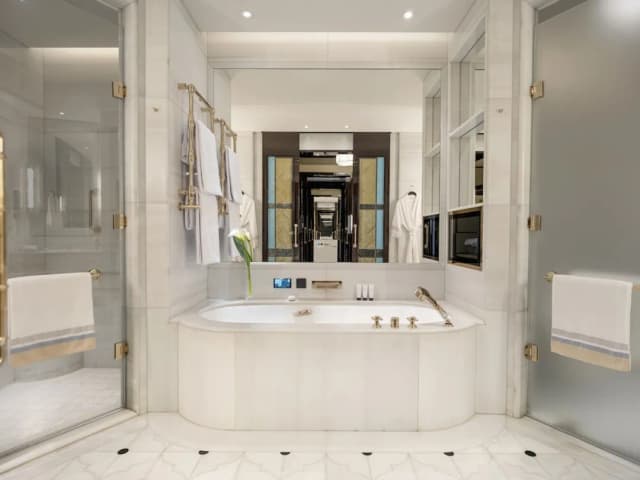 The Peninsula Istanbul-Deluxe Bosphorus Suite With Balcony, 1 King Bed-4