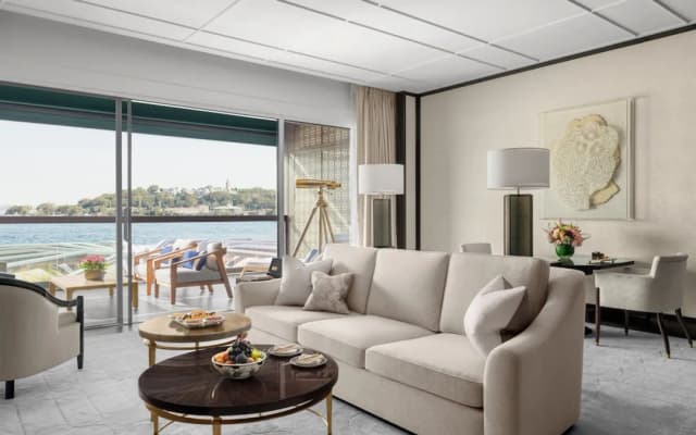 The Peninsula Istanbul-Deluxe Bosphorus Suite With Balcony, 1 King Bed-3
