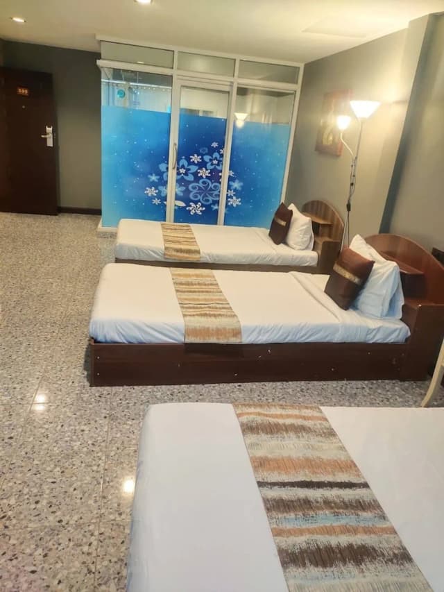 Anandpura Riverside Hotel-Superior Triple Room - City View-5