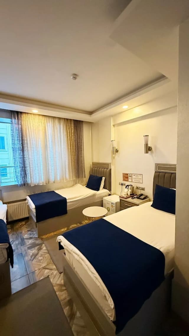 Hotel Kurban-基础三人房-1