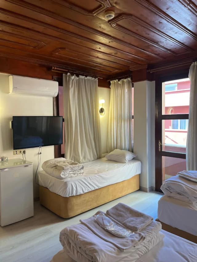 아딜 코낙 호텔-Triple Room-8