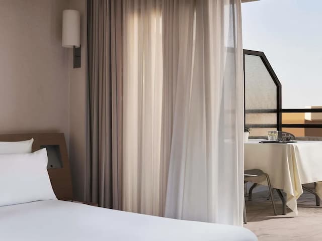 ノボテル アテネ-Executive Room With Balcony, 1 double bed or 1 double bed with sofa bed-4